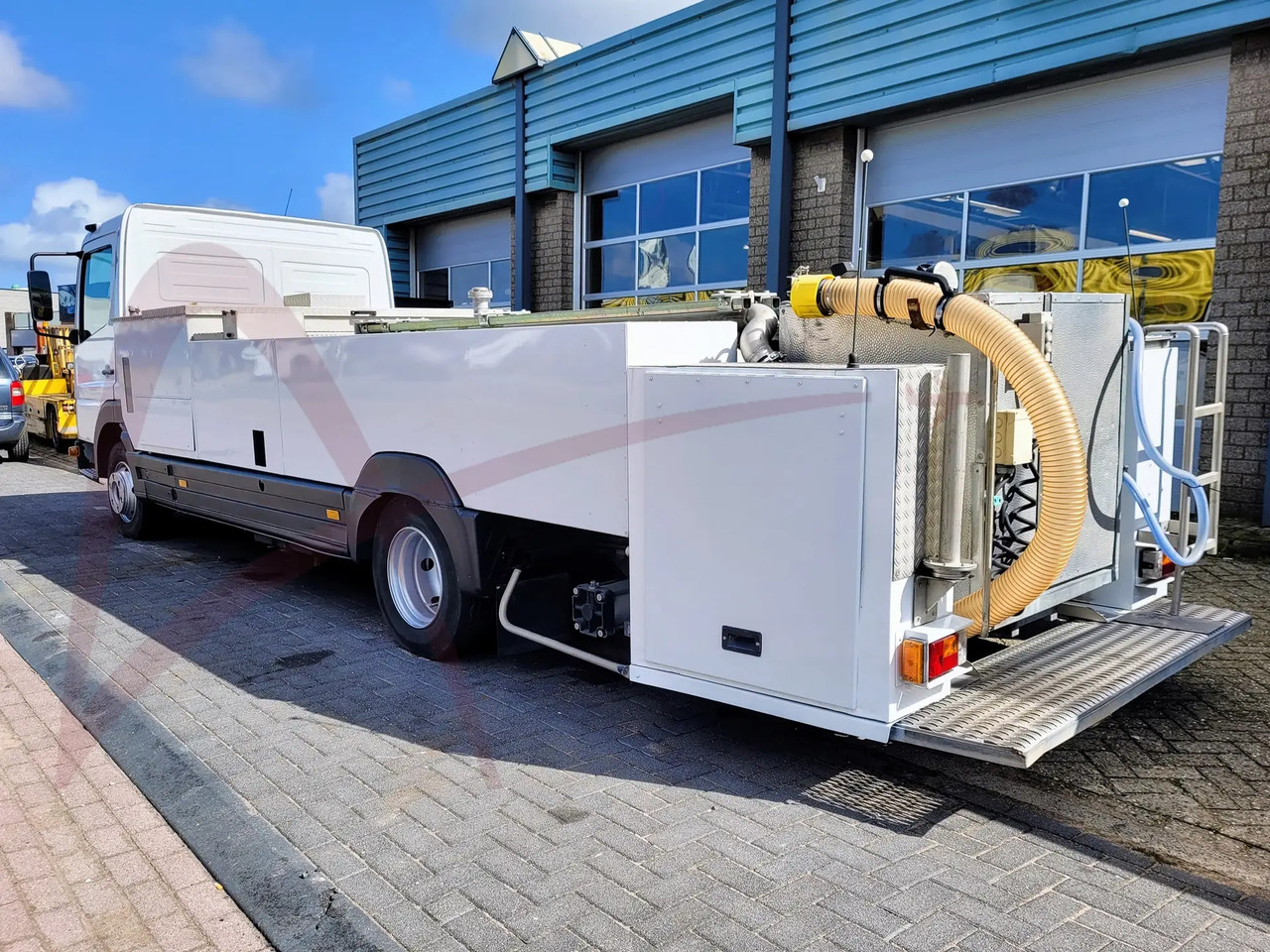 SCHRADER FAK 3.0/1.0/0.1 - Lavatory service truck: picture 2 SCHRADER FAK 3.0/1.0/0.1 - Lavatory service truck: picture 2