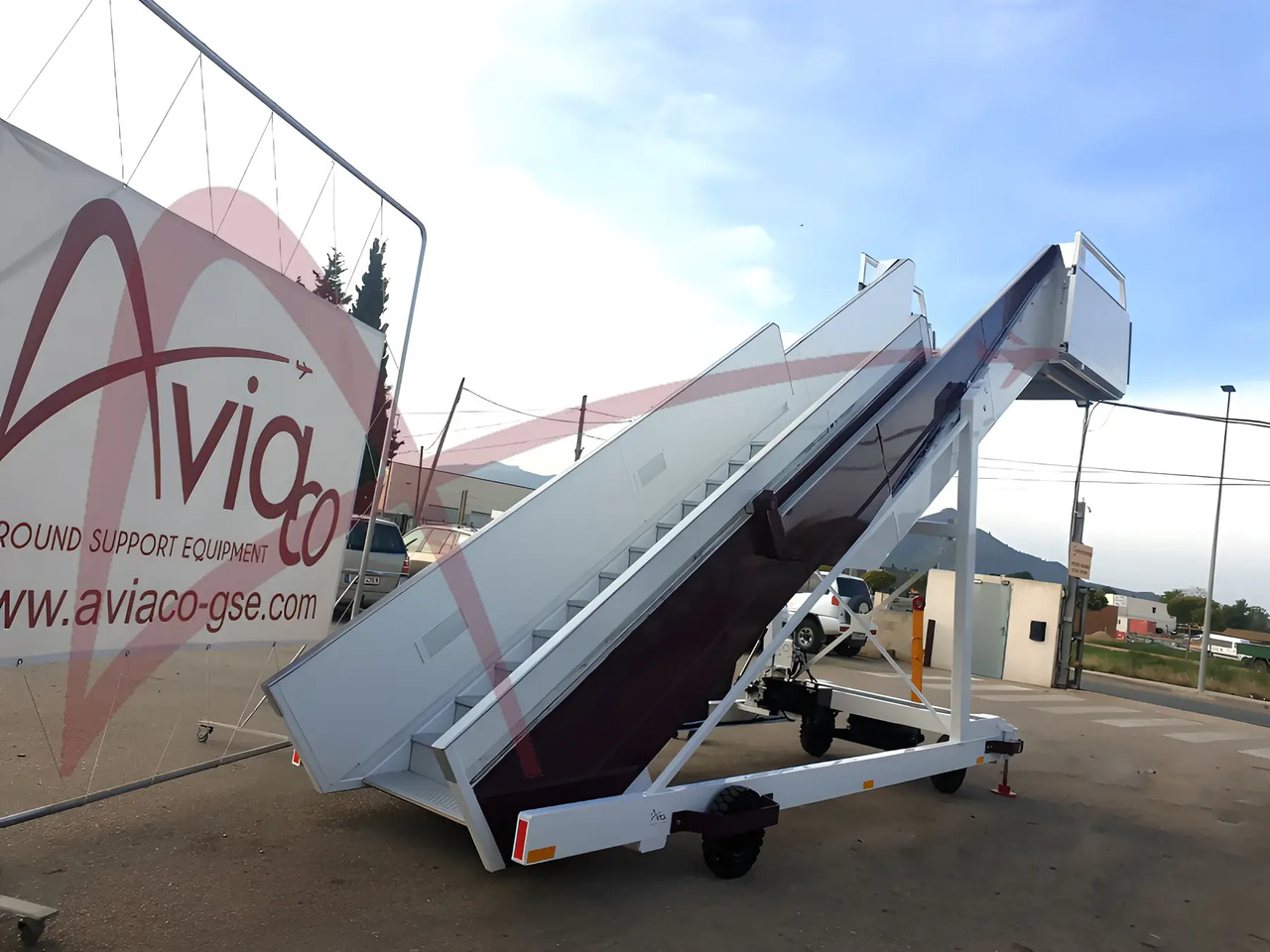 TLD ABT480 - Passenger stairs: picture 2 TLD ABT480 - Passenger stairs: picture 2