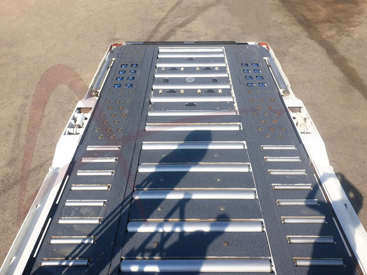 TREPEL CHAMP 140 - Aircraft cargo loader: picture 5 TREPEL CHAMP 140 - Aircraft cargo loader: picture 5