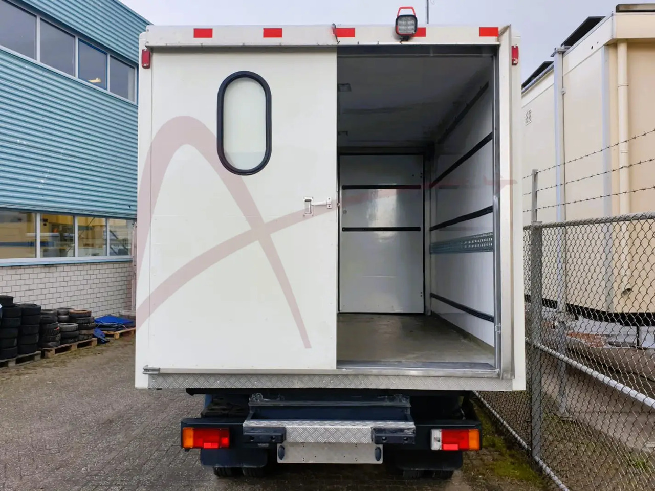 VW LT - Airport catering truck: picture 2 VW LT - Airport catering truck: picture 2