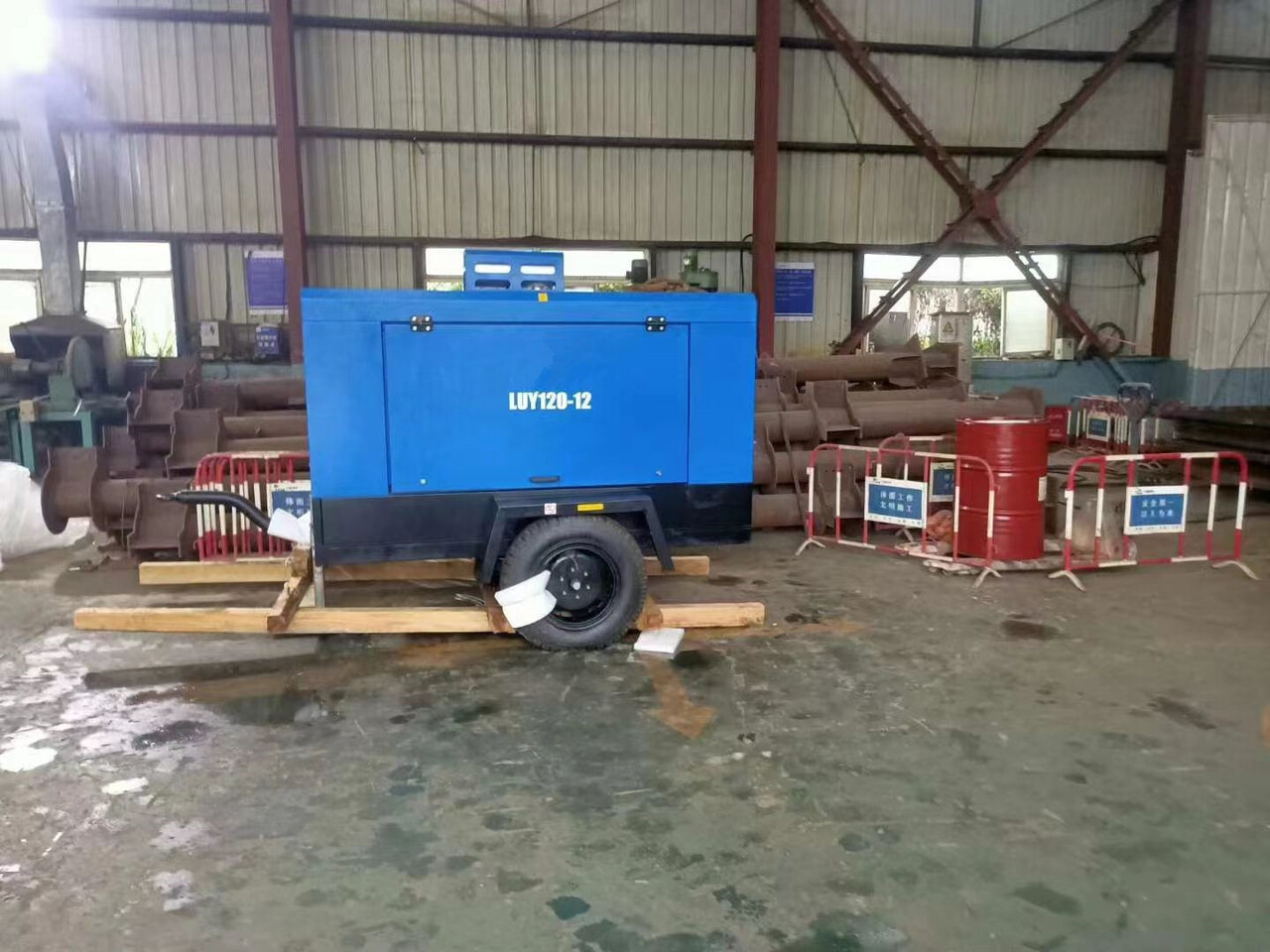 Liutech 120-12 424CFM 12Bar Portable Screw Diesel - Air compressor: picture 3 Liutech 120-12 424CFM 12Bar Portable Screw Diesel - Air compressor: picture 3