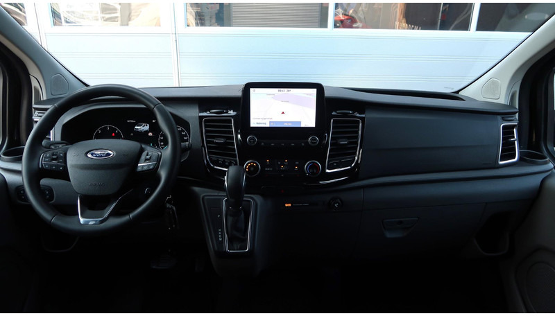 Leasing of Ford Transit Custom 300 2.0 TDCI L2H1 Limited DC AUT/ LED/ CAMERA/ 2X DEUR/ LEDER/ ACC/ CARPLAY/ CLIMA/ TREKHAAK Ford Transit Custom 300 2.0 TDCI L2H1 Limited DC AUT/ LED/ CAMERA/ 2X DEUR/ LEDER/ ACC/ CARPLAY/ CLIMA/ TREKHAAK: picture 9