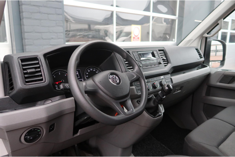 Volkswagen Crafter 35 2.0 TDI LAADKLEP/ AIRCO/ CRUISE - Box van: picture 2 Volkswagen Crafter 35 2.0 TDI LAADKLEP/ AIRCO/ CRUISE - Box van: picture 2