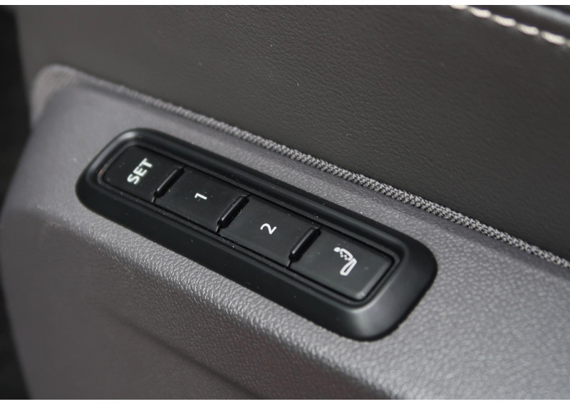 Car Volkswagen Multivan 1.4 eHybrid L2 Bulli Edition PANO/ 360 CAM/ MASSAGE/ H&K/ HEAD-UP/ TREKHAAK/ VOL!: picture 9