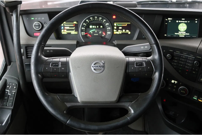 Interior photo 3: Cable system truck Volvo FH 500 VDL HOOKLIFT 25T/ FULL AIR/ NL-TRUCK/ LIFT