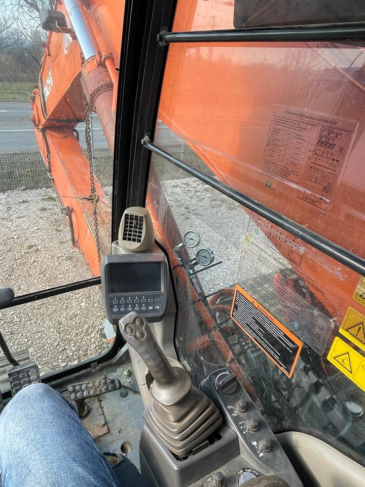 Crawler excavator HITACHI ZX350: picture 6 Crawler excavator HITACHI ZX350: picture 6