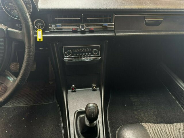 MERCEDES-BENZ 200 D/8 W115... - Sedan: picture 5 MERCEDES-BENZ 200 D/8 W115... - Sedan: picture 5