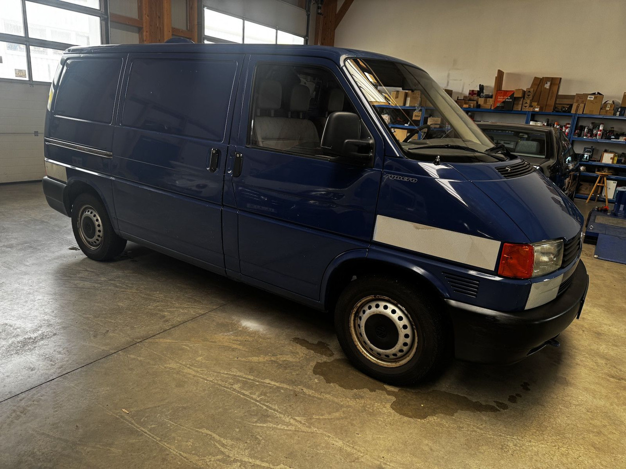 Volkswagen T4 2.5 TDI Syncro 1. Hand - Small van: picture 4 Volkswagen T4 2.5 TDI Syncro 1. Hand - Small van: picture 4