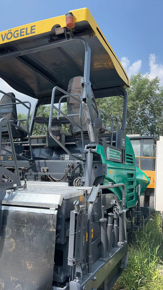 VOGELE S1880-3L  Used paver laying machine 10m concrete road asphalt paver - Asphalt paver: picture 4 VOGELE S1880-3L  Used paver laying machine 10m concrete road asphalt paver - Asphalt paver: picture 4