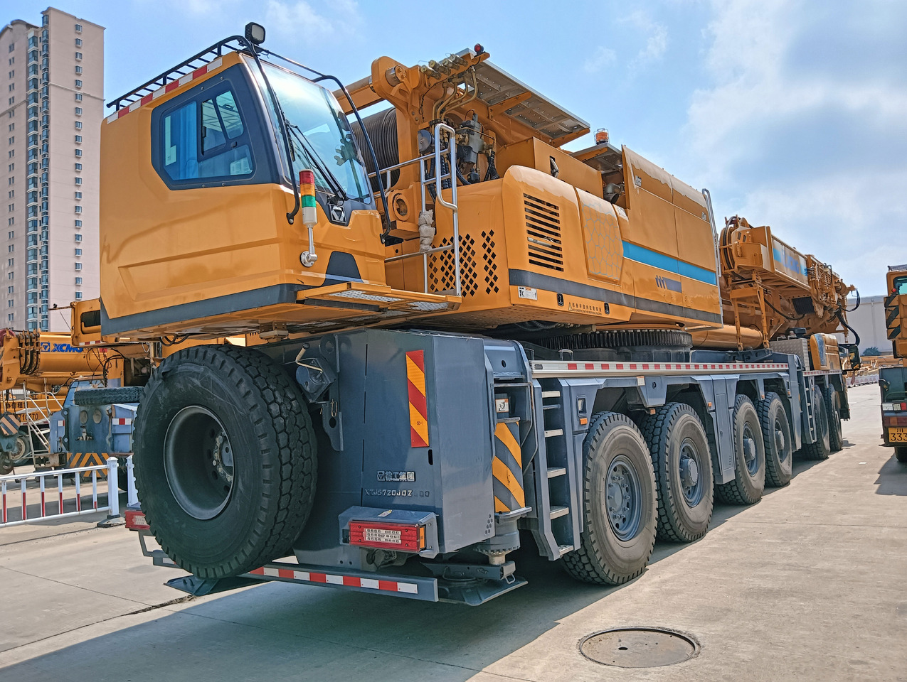 XCMG Manufacturer Second Hand Hydraulic Crane XCA600 600 Ton All Terrain Cranes Price - All terrain crane: picture 4 XCMG Manufacturer Second Hand Hydraulic Crane XCA600 600 Ton All Terrain Cranes Price - All terrain crane: picture 4