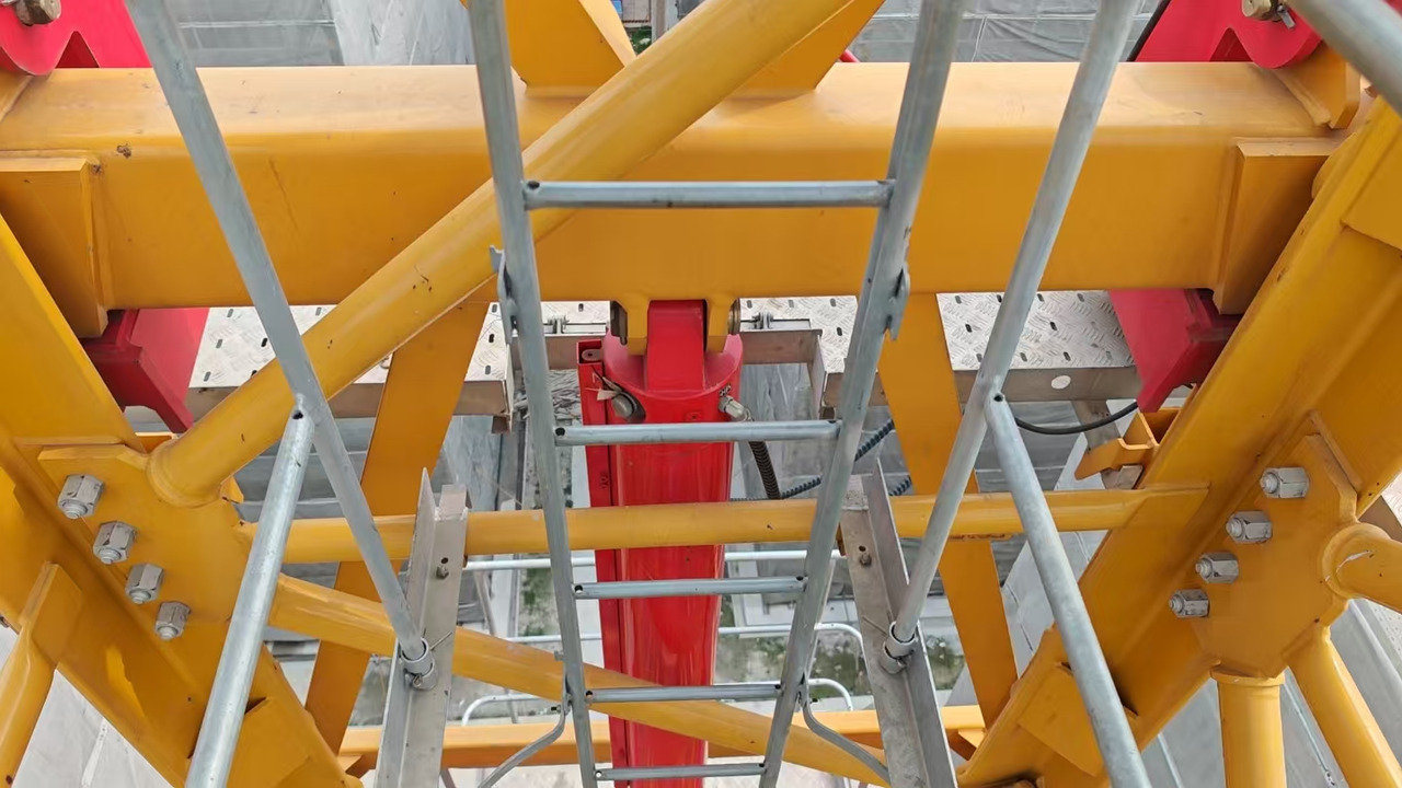 XCMG Official 20t XGT360-20S1 High Efficient Used Flat-top Tower Crane In Good Condition - Tower crane: picture 2 XCMG Official 20t XGT360-20S1 High Efficient Used Flat-top Tower Crane In Good Condition - Tower crane: picture 2