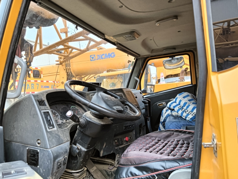 Leasing of  XCMG Official Second Hand Hydraulic Truck Crane XCT80L6 6-Section Arm Mobile Truck Crane For Sale XCMG Official Second Hand Hydraulic Truck Crane XCT80L6 6-Section Arm Mobile Truck Crane For Sale: picture 7