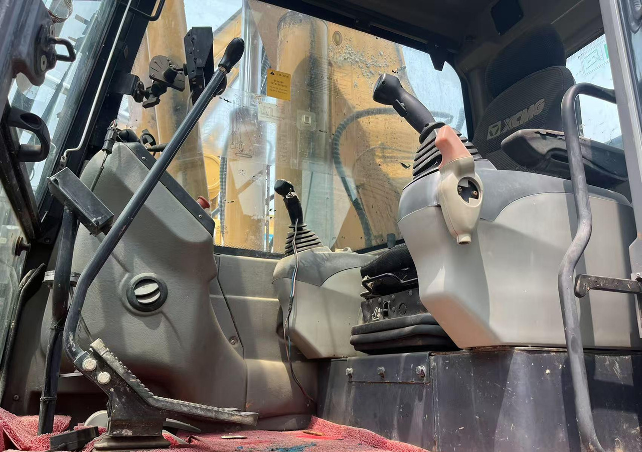 XCMG XR220D mobile crawler rotary drilling rig 25m - Drilling rig: picture 3 XCMG XR220D mobile crawler rotary drilling rig 25m - Drilling rig: picture 3