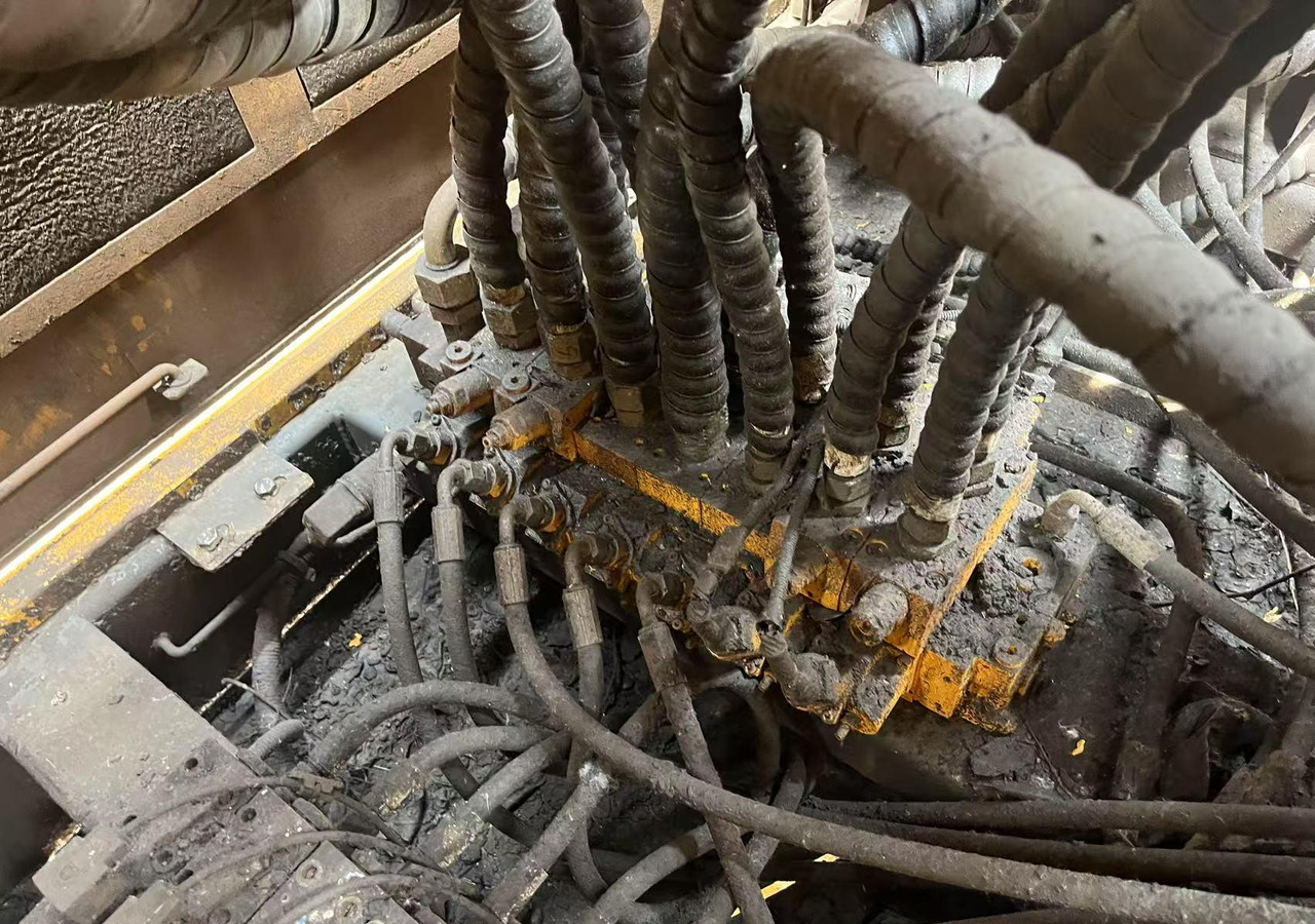 XCMG XR220D mobile crawler rotary drilling rig 25m - Drilling rig: picture 2 XCMG XR220D mobile crawler rotary drilling rig 25m - Drilling rig: picture 2