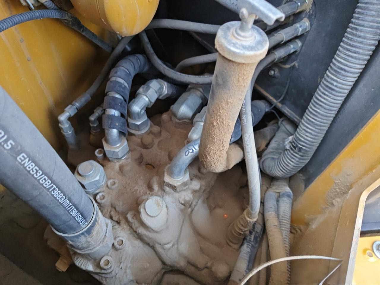 XCMG used road bulldozer D170 Mini Diesel Crawler price - Bulldozer: picture 3 XCMG used road bulldozer D170 Mini Diesel Crawler price - Bulldozer: picture 3