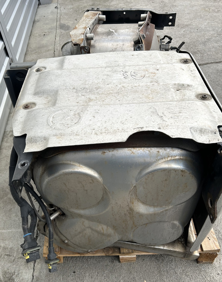 DAF CATALYTIC CONVERTER FOR DAF XF 106 BDF - Catalytic converter: picture 2 DAF CATALYTIC CONVERTER FOR DAF XF 106 BDF - Catalytic converter: picture 2