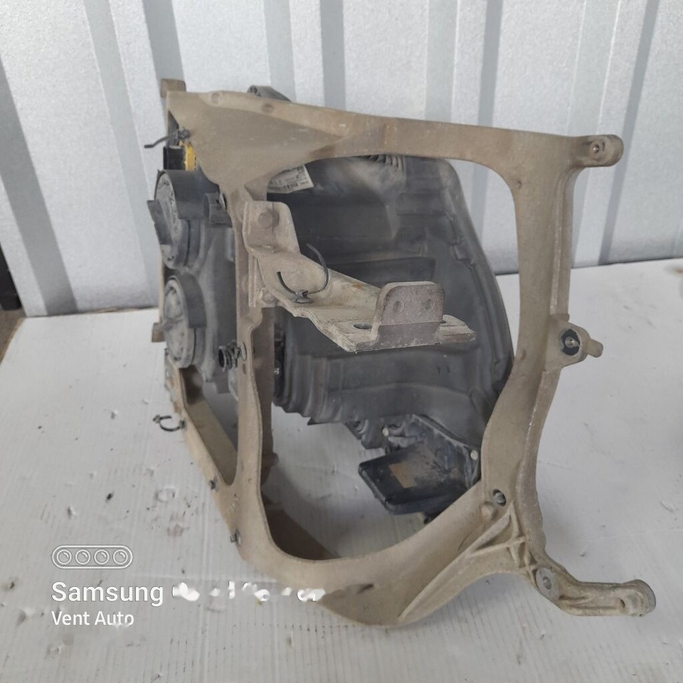 DAF XF 106 1939777 / 1798448 LH DAF 1939777 / 1798448 LH truck - Headlight for Truck: picture 5 DAF XF 106 1939777 / 1798448 LH DAF 1939777 / 1798448 LH truck - Headlight for Truck: picture 5