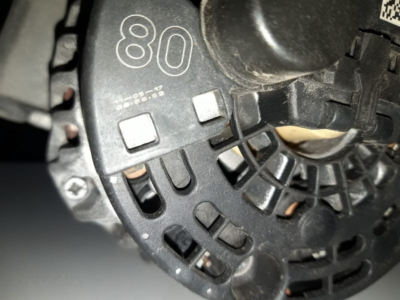 DAF XF 106 1976289 DAF XF 106 - Alternator for Truck: picture 3 DAF XF 106 1976289 DAF XF 106 - Alternator for Truck: picture 3
