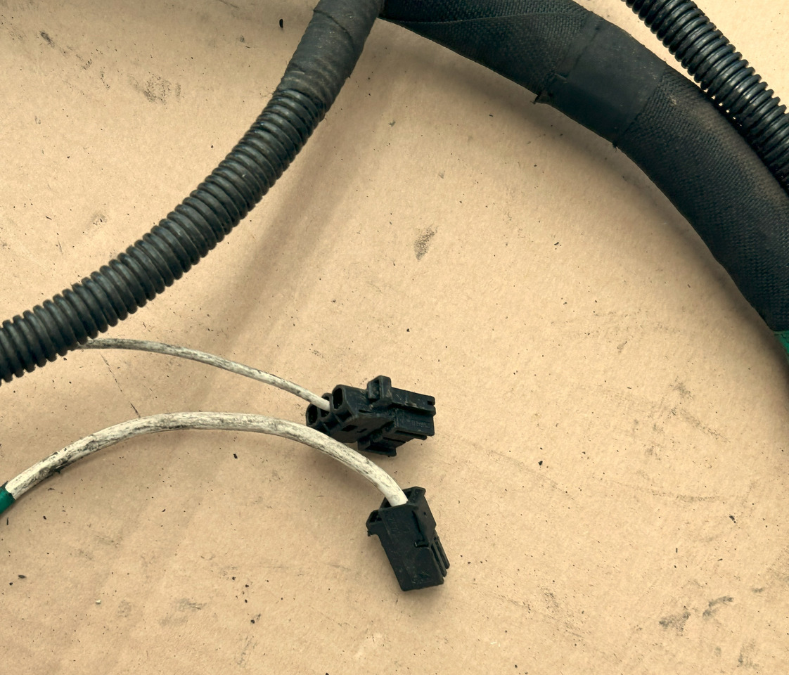 DAF XF 106 CHASSIS MAIN ELECTRICAL HARNESS - Cables/ Wire harness: picture 4 DAF XF 106 CHASSIS MAIN ELECTRICAL HARNESS - Cables/ Wire harness: picture 4