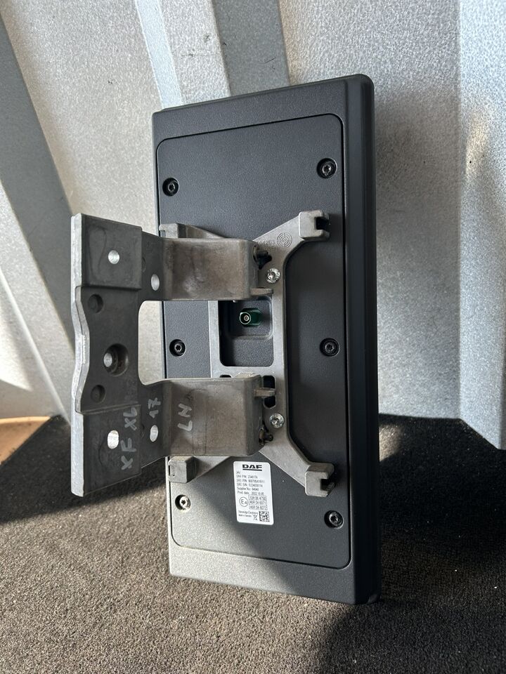 DAF XF 106 G2 / XG TABLET SCREEN MIRROR CAMERA WITH HOLDER - LEFT - ECU: picture 3 DAF XF 106 G2 / XG TABLET SCREEN MIRROR CAMERA WITH HOLDER - LEFT - ECU: picture 3