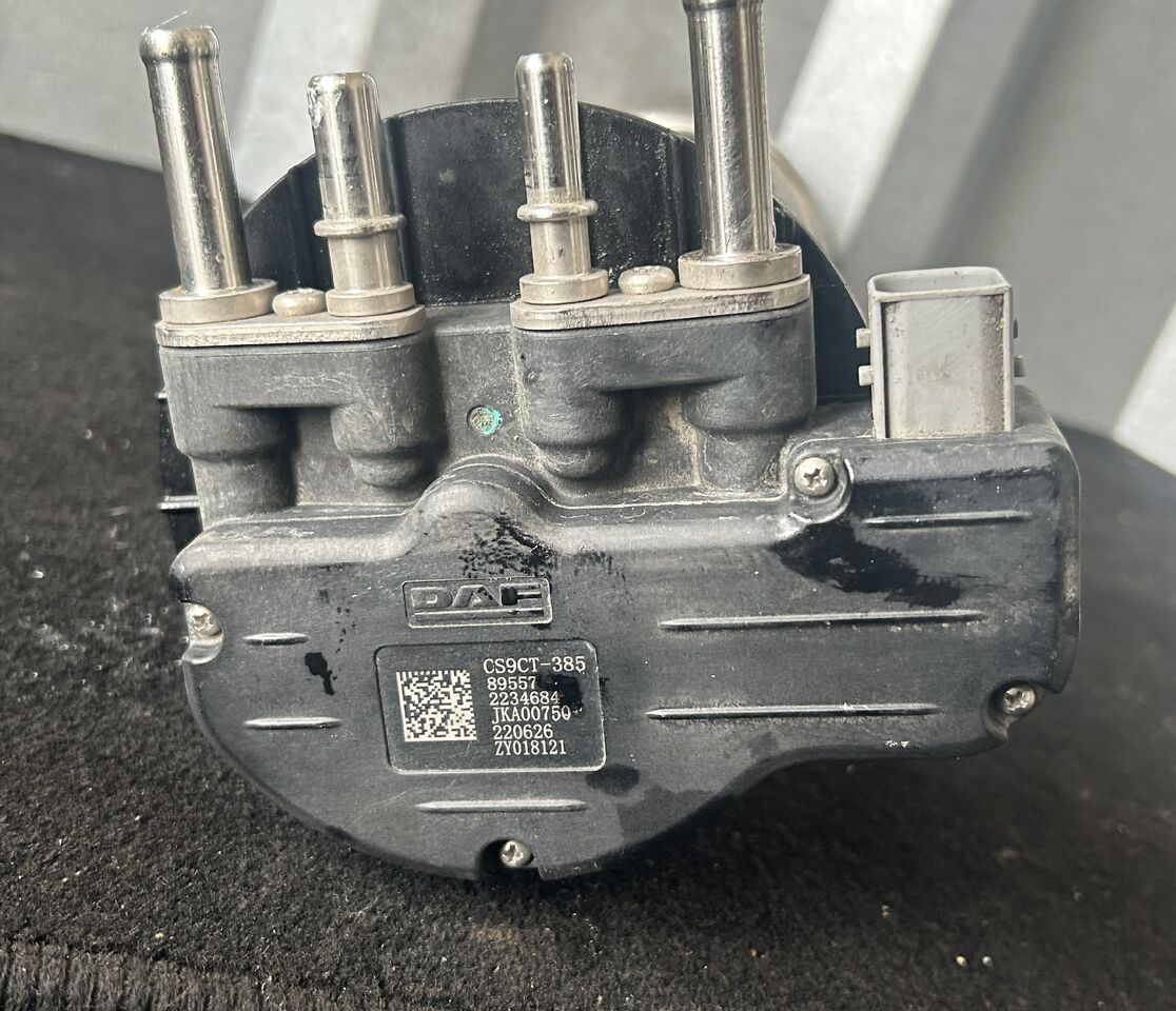 DAF XF 106 G2 / XG TEMPERATURE AND ADBLUE LEVEL SENSOR - Sensor: picture 4 DAF XF 106 G2 / XG TEMPERATURE AND ADBLUE LEVEL SENSOR - Sensor: picture 4