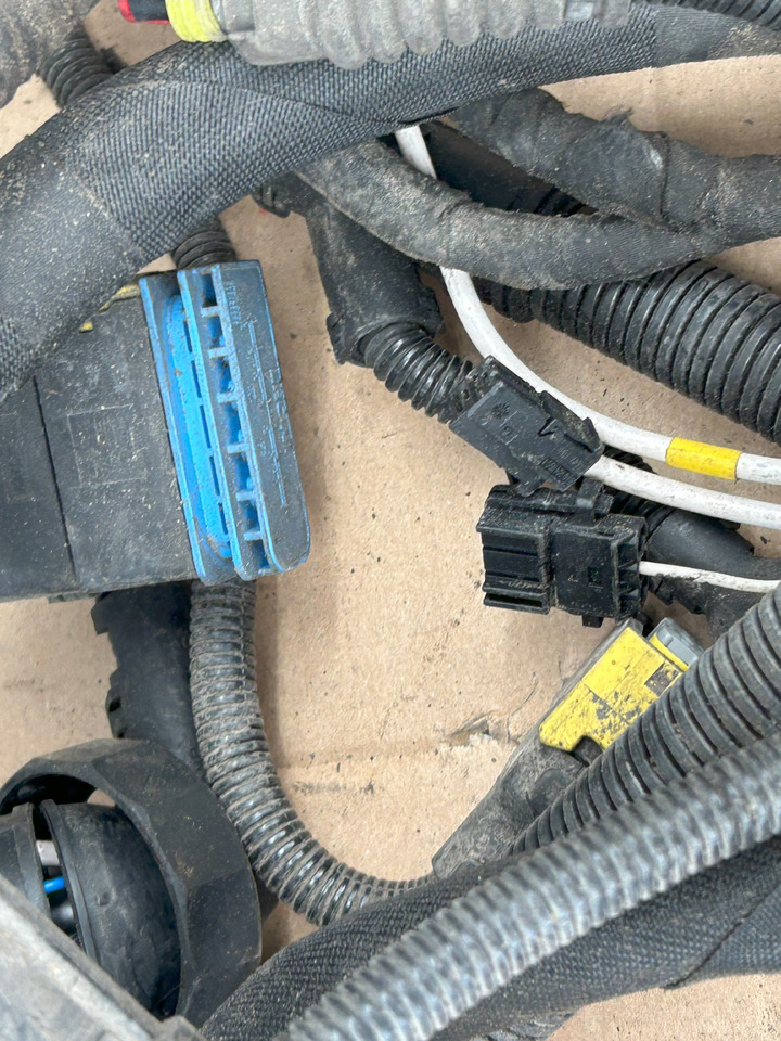DAF XF 106 TRAILER SOCKET ELECTRICAL HARNESS - Cables/ Wire harness: picture 4 DAF XF 106 TRAILER SOCKET ELECTRICAL HARNESS - Cables/ Wire harness: picture 4
