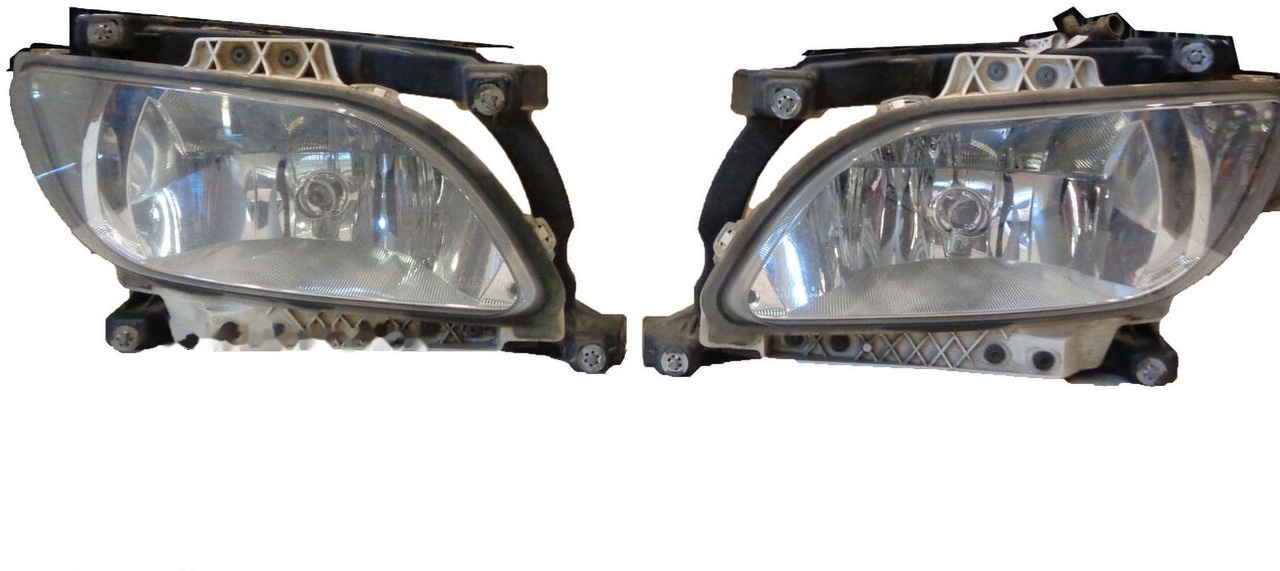 DAF XF 106 truck - Headlight for Truck: picture 1 DAF XF 106 truck - Headlight for Truck: picture 1