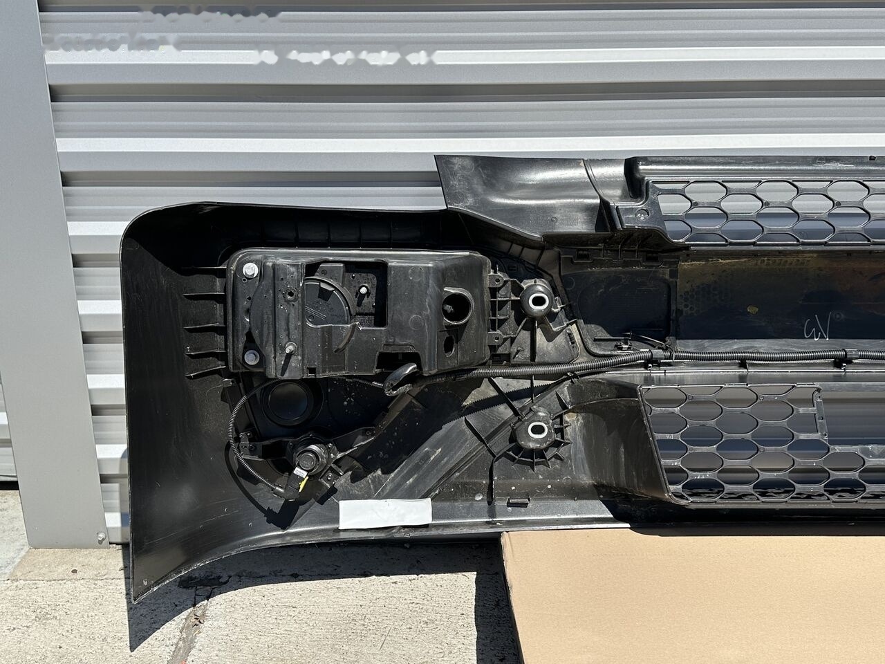 IVECO EUROCARGO/ 5801690602 / 5801745452 / 5801745449 IVECO 5801690602 / 5801745452 / 5801745449 - Bumper for Truck: picture 3 IVECO EUROCARGO/ 5801690602 / 5801745452 / 5801745449 IVECO 5801690602 / 5801745452 / 5801745449 - Bumper for Truck: picture 3