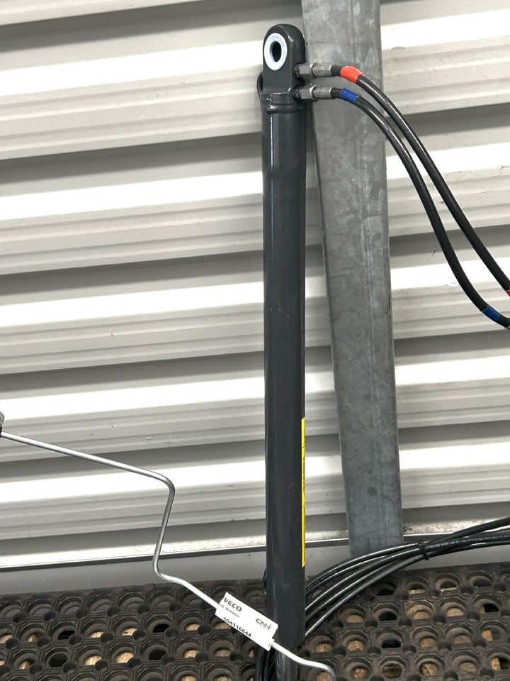 IVECO EUROCARGO 75E MLC CABIN LIFTING KIT - Hydraulic cylinder: picture 5 IVECO EUROCARGO 75E MLC CABIN LIFTING KIT - Hydraulic cylinder: picture 5