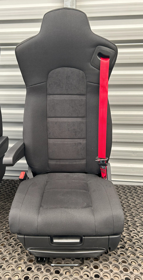 IVECO NEW SEAT IVECO S-WAY - Seat: picture 4 IVECO NEW SEAT IVECO S-WAY - Seat: picture 4