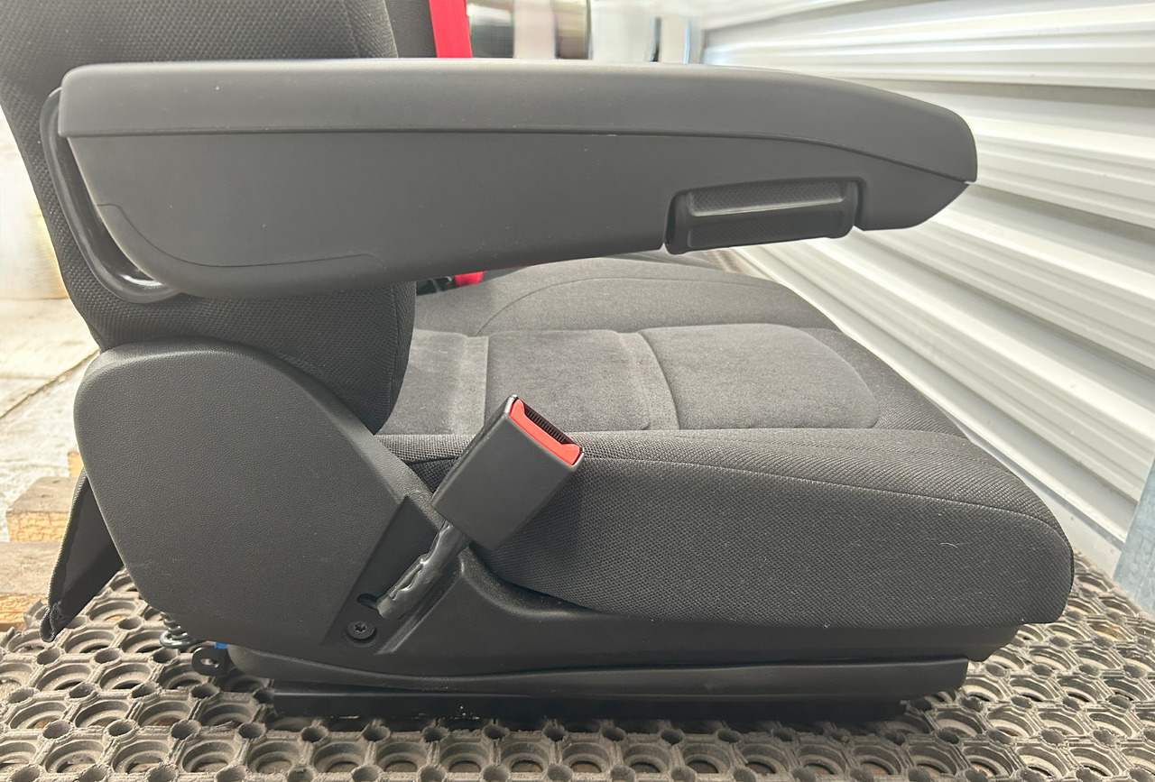 New Seat IVECO NEW SET OF SEATS IVECO S-WAY: picture 19