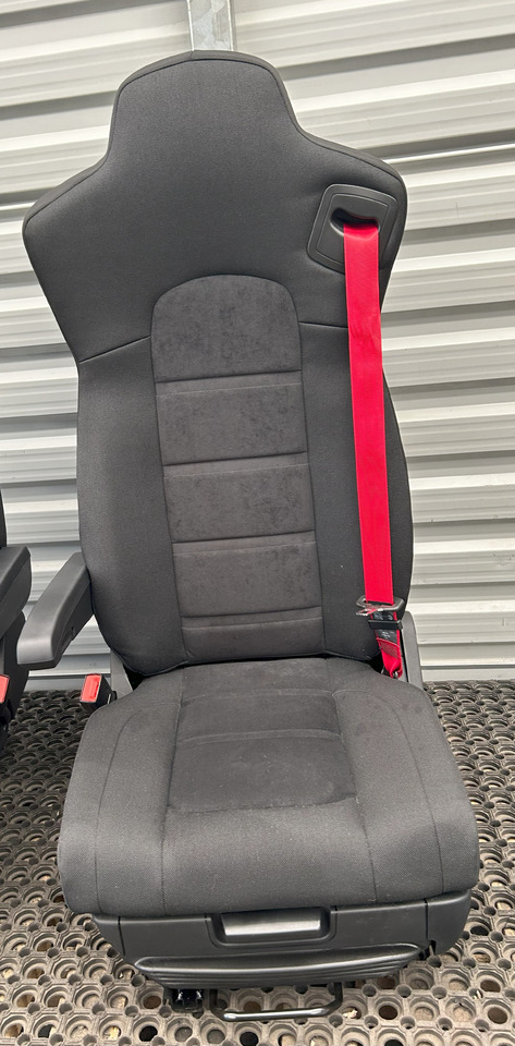 New Seat IVECO NEW SET OF SEATS IVECO S-WAY: picture 8