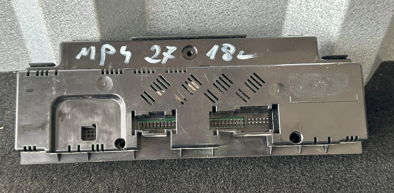 MERCEDES AIR CONDITIONING CONTROL PANEL AROCS MP4 - A/C part: picture 2 MERCEDES AIR CONDITIONING CONTROL PANEL AROCS MP4 - A/C part: picture 2