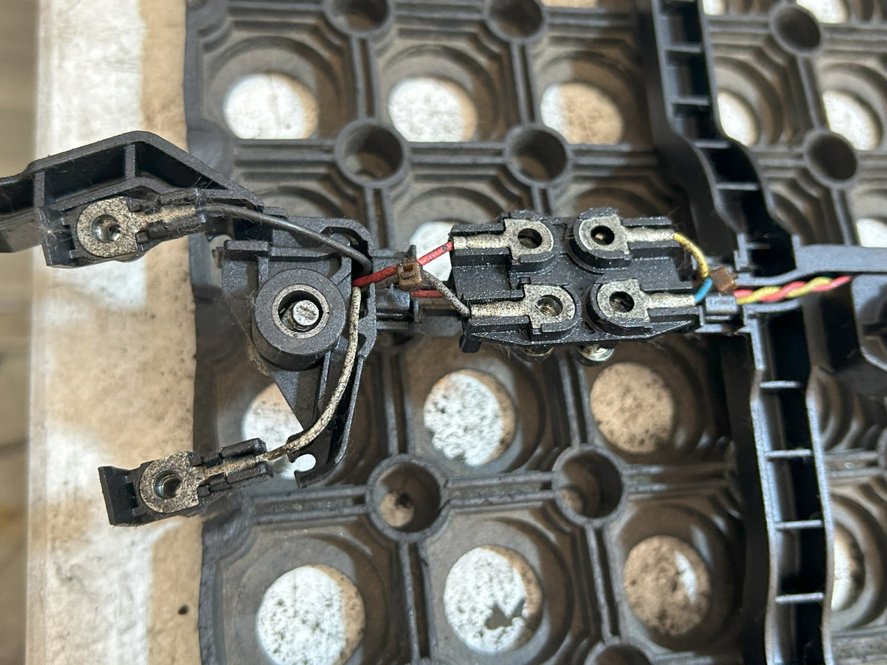 MERCEDES-BENZ ACTROS MP4 WIRE HARNESS, FRAME, ENGINE VALVE COVER - Engine and parts: picture 5 MERCEDES-BENZ ACTROS MP4 WIRE HARNESS, FRAME, ENGINE VALVE COVER - Engine and parts: picture 5