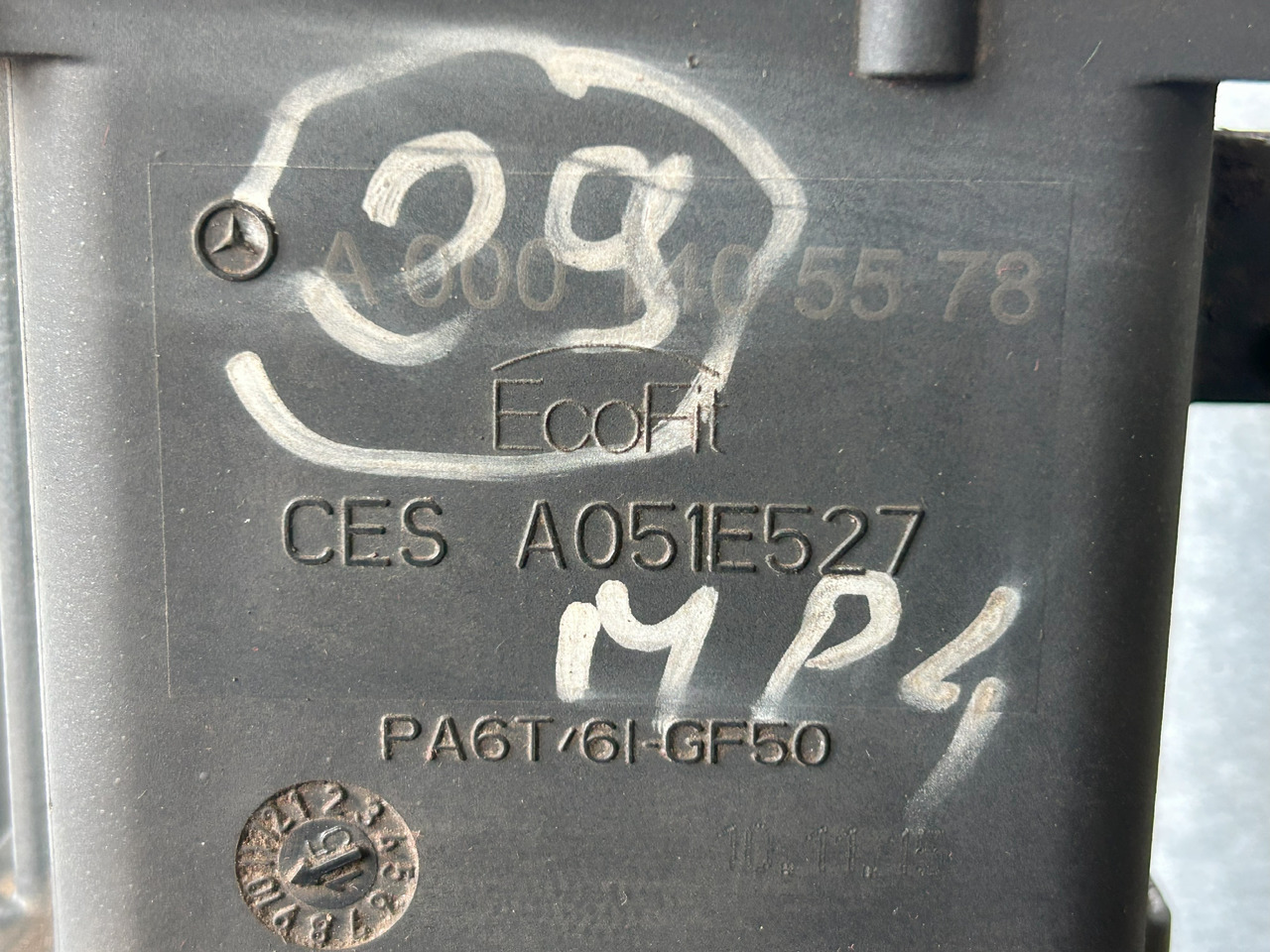 MERCEDES-BENZ AROCS MP4 ADBLUE PUMP - Exhaust system for Truck: picture 2 MERCEDES-BENZ AROCS MP4 ADBLUE PUMP - Exhaust system for Truck: picture 2