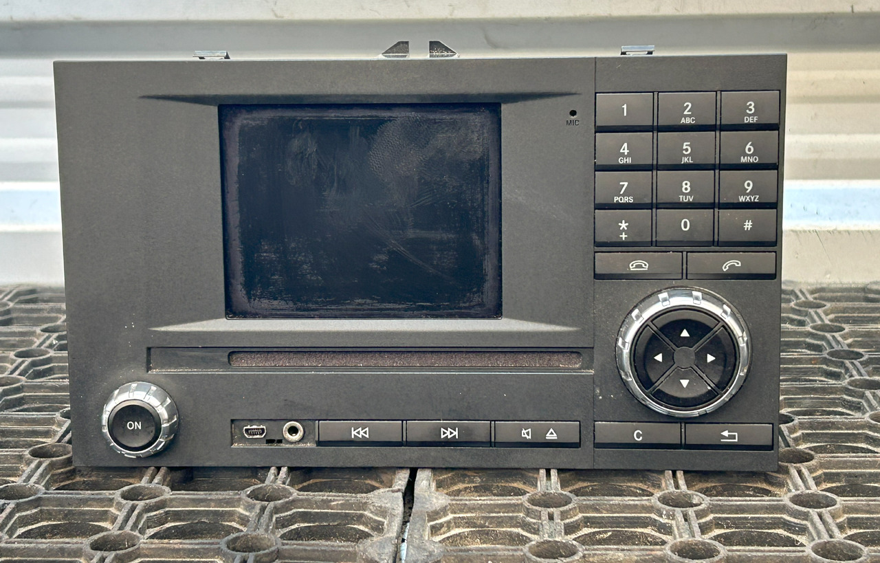 MERCEDES RADIO NAVIGATION MERCEDES ACTROS MP4 - Navigation system: picture 1 MERCEDES RADIO NAVIGATION MERCEDES ACTROS MP4 - Navigation system: picture 1