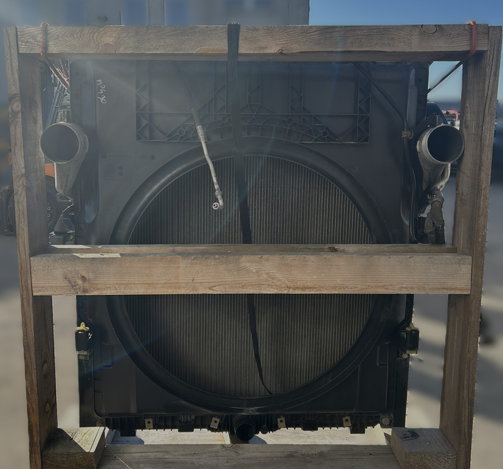 Mercedes ACTROS MP4 COOLERS SET - Radiator: picture 3 Mercedes ACTROS MP4 COOLERS SET - Radiator: picture 3