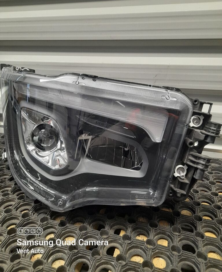 Mercedes-Benz A9618203159 Mercedes-Benz ACTROS MP4 MP5 truck - Headlight for Truck: picture 1 Mercedes-Benz A9618203159 Mercedes-Benz ACTROS MP4 MP5 truck - Headlight for Truck: picture 1