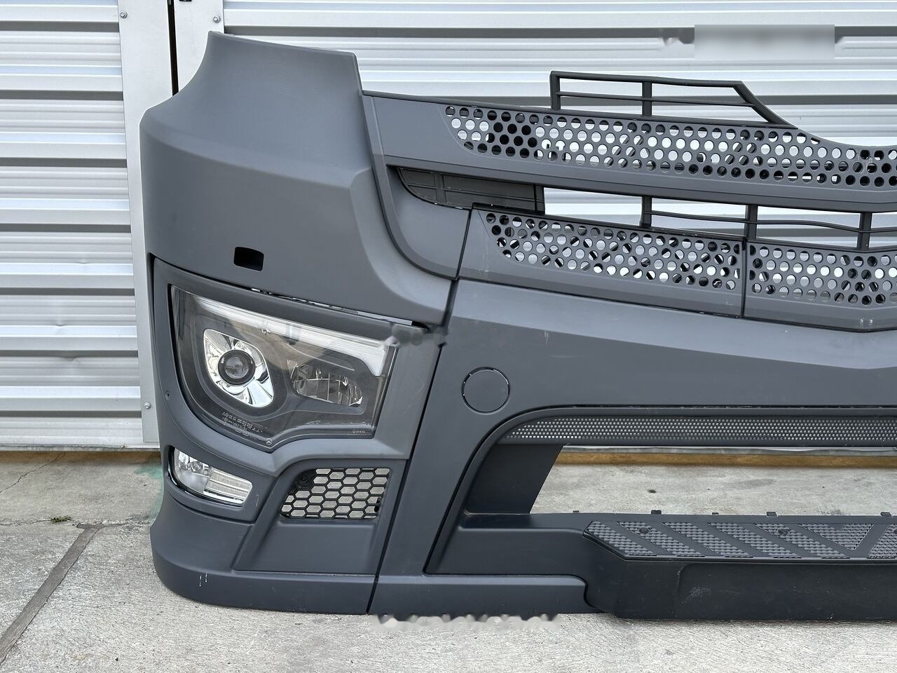 Mercedes-Benz ACTROS MP4 MP5 A9618203159 A9618203059 Mercedes-Benz A 9608801690 A9618203159 A9618203059 - Bumper for Truck: picture 3 Mercedes-Benz ACTROS MP4 MP5 A9618203159 A9618203059 Mercedes-Benz A 9608801690 A9618203159 A9618203059 - Bumper for Truck: picture 3