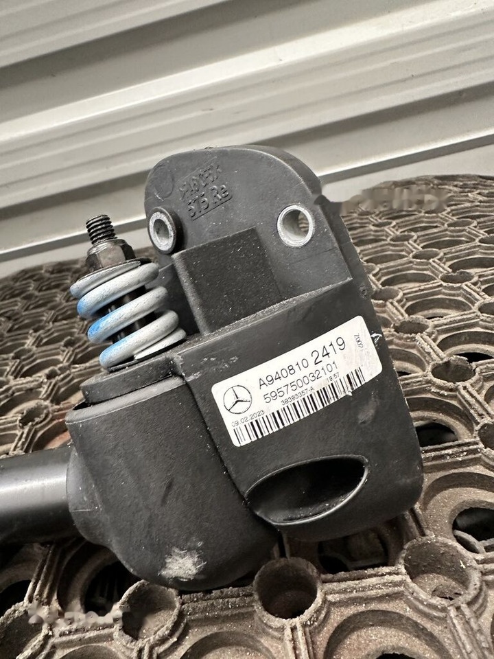 Mercedes-Benz ATEGO A9408102419   Mercedes-Benz truck - Rear view mirror for Truck: picture 3 Mercedes-Benz ATEGO A9408102419   Mercedes-Benz truck - Rear view mirror for Truck: picture 3