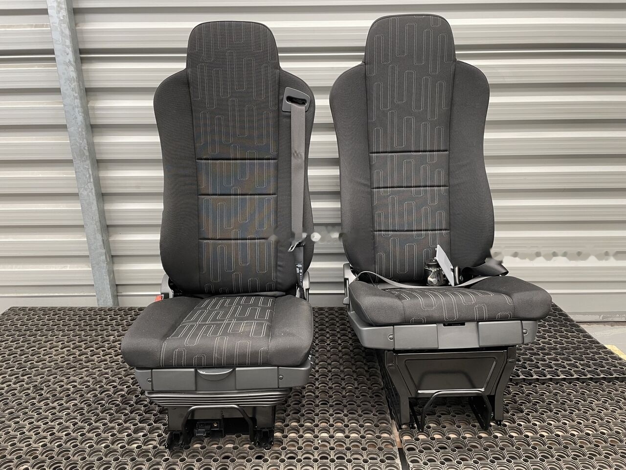 Mercedes-Benz ATEGO DRIVER'S Mercedes-Benz ATEGO - Seat for Truck: picture 2 Mercedes-Benz ATEGO DRIVER'S Mercedes-Benz ATEGO - Seat for Truck: picture 2