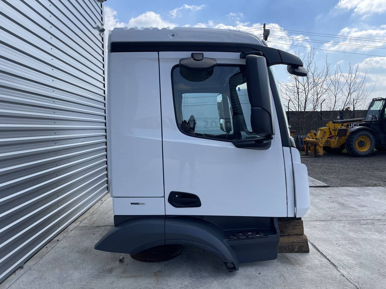 Mercedes-Benz Actros Antos Axor for Mercedes-Benz ACTROS ANTOS AXOR - Cab: picture 3 Mercedes-Benz Actros Antos Axor for Mercedes-Benz ACTROS ANTOS AXOR - Cab: picture 3