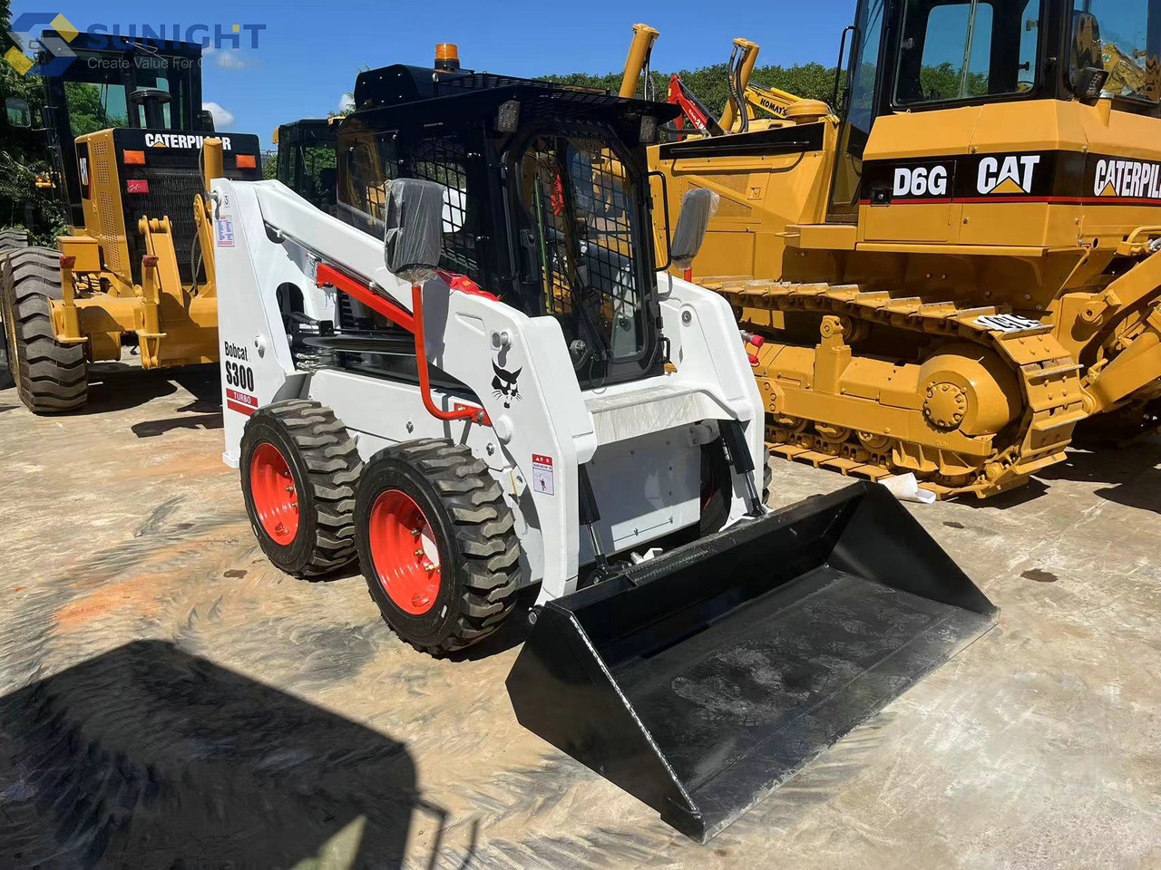 BOBCAT New BOBCAT S300 Skid Steer Loader Kubota V3800 Engine, 81 HP (60 kW) Kubota Engine, 3000 lbs (1360 kg) Operating Capacity & 3750 kg Weight - Skid steer loader: picture 1 BOBCAT New BOBCAT S300 Skid Steer Loader Kubota V3800 Engine, 81 HP (60 kW) Kubota Engine, 3000 lbs (1360 kg) Operating Capacity & 3750 kg Weight - Skid steer loader: picture 1