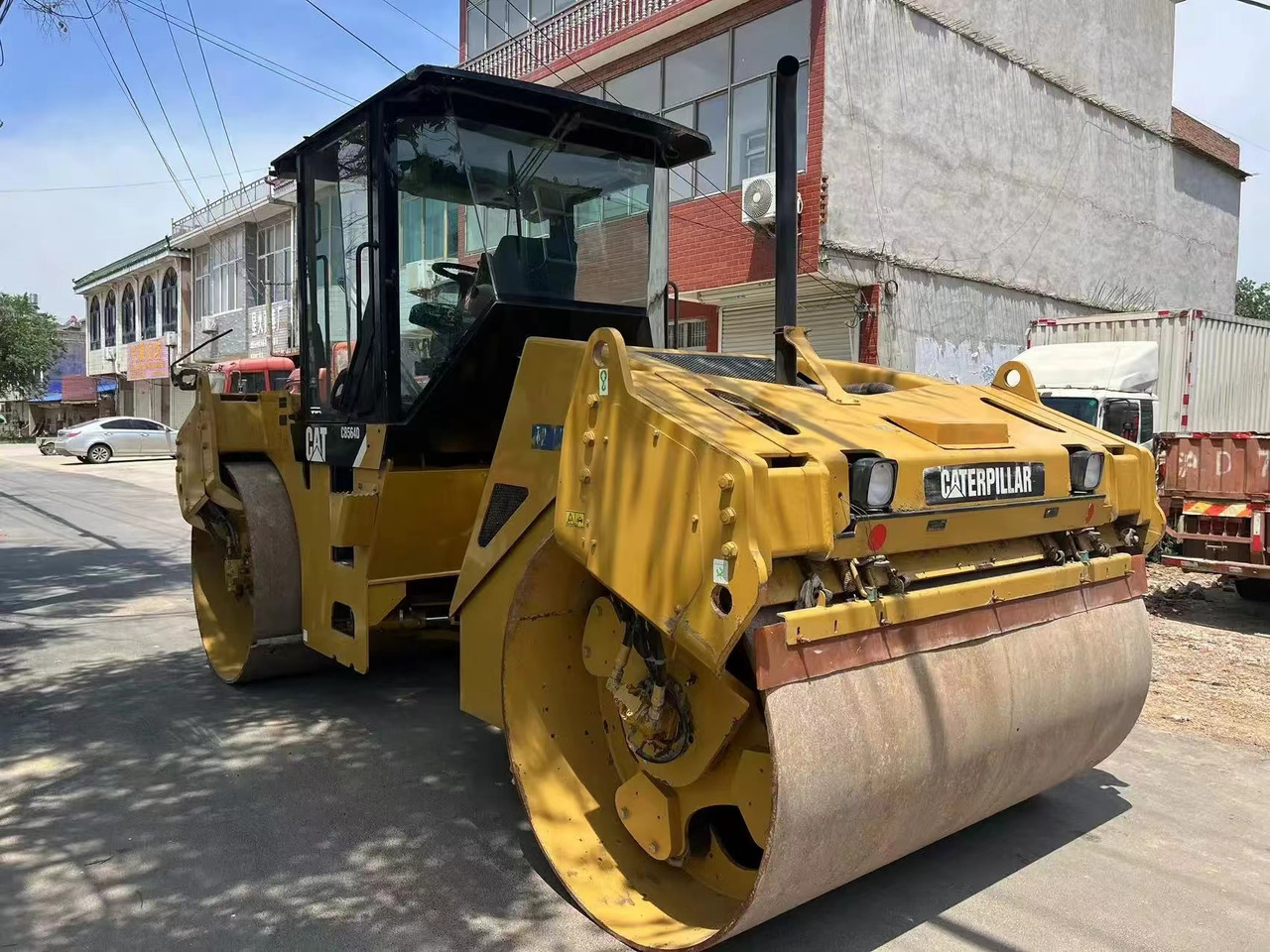 CATERPILLAR Double Drum Road Roller CB564D, CB534D - Road roller: picture 2 CATERPILLAR Double Drum Road Roller CB564D, CB534D - Road roller: picture 2