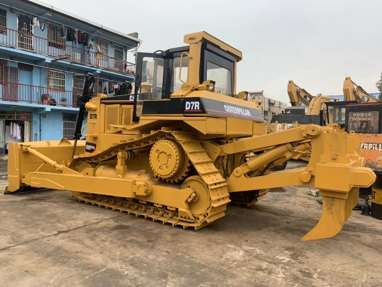 Caterpillar Bulldozer CAT D7R, D7G, D7H Secondhand Condition - Bulldozer: picture 2 Caterpillar Bulldozer CAT D7R, D7G, D7H Secondhand Condition - Bulldozer: picture 2