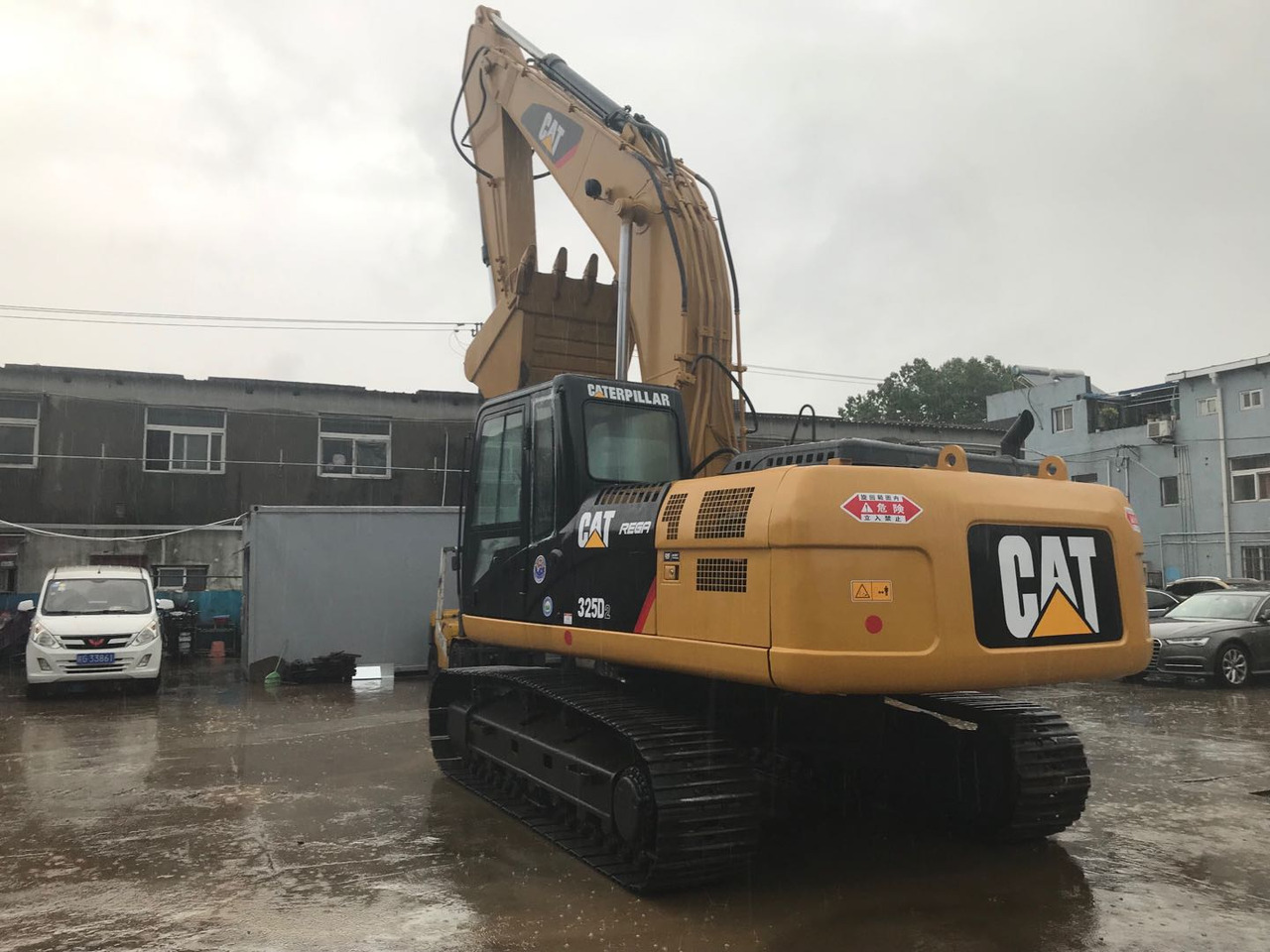 Caterpillar Used Excavator Cheap Price CAT 325D, 325BL Made in Japan - Crawler excavator: picture 2 Caterpillar Used Excavator Cheap Price CAT 325D, 325BL Made in Japan - Crawler excavator: picture 2