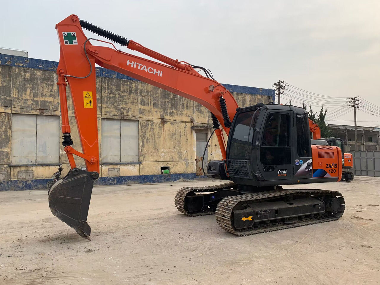 Hitachi Excavator ZX120 Good Price Used Excavator 12 ton Capacity - Crawler excavator: picture 1 Hitachi Excavator ZX120 Good Price Used Excavator 12 ton Capacity - Crawler excavator: picture 1