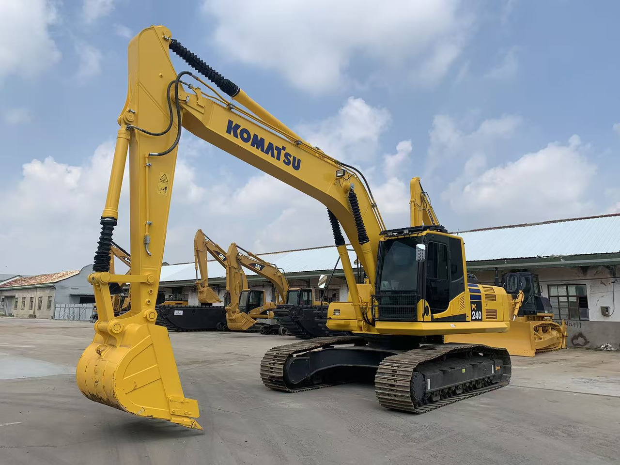 Komatsu PC240 Tracked Excavator Japan Origin - Crawler excavator: picture 2 Komatsu PC240 Tracked Excavator Japan Origin - Crawler excavator: picture 2