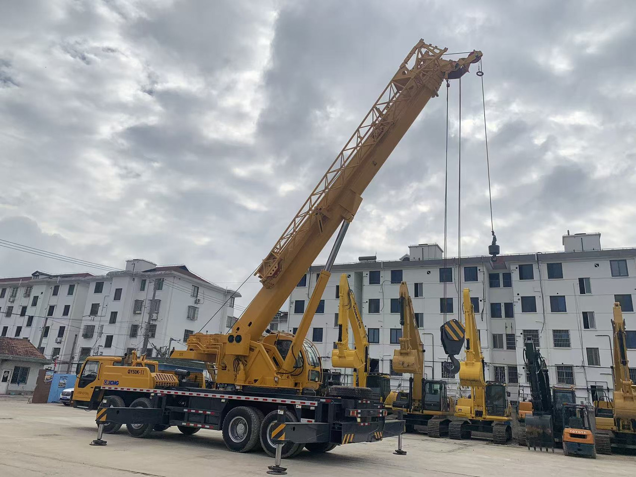 XCMG Truck Crane QY50K, QY65K, QY70K Good Price on Sale - Mobile crane: picture 4 XCMG Truck Crane QY50K, QY65K, QY70K Good Price on Sale - Mobile crane: picture 4
