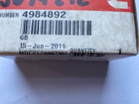 Cummins Oil pressure switch 4984892 4065465 O&K 3691272 - Engine and parts for Construction machinery: picture 1 Cummins Oil pressure switch 4984892 4065465 O&K 3691272 - Engine and parts for Construction machinery: picture 1